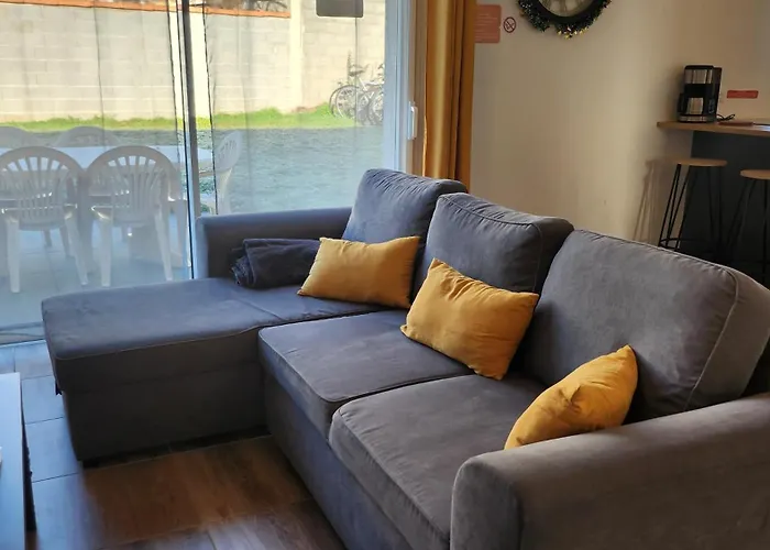 Holiday home Maison Proche Futuroscope Chasseneuil-du-Poitou